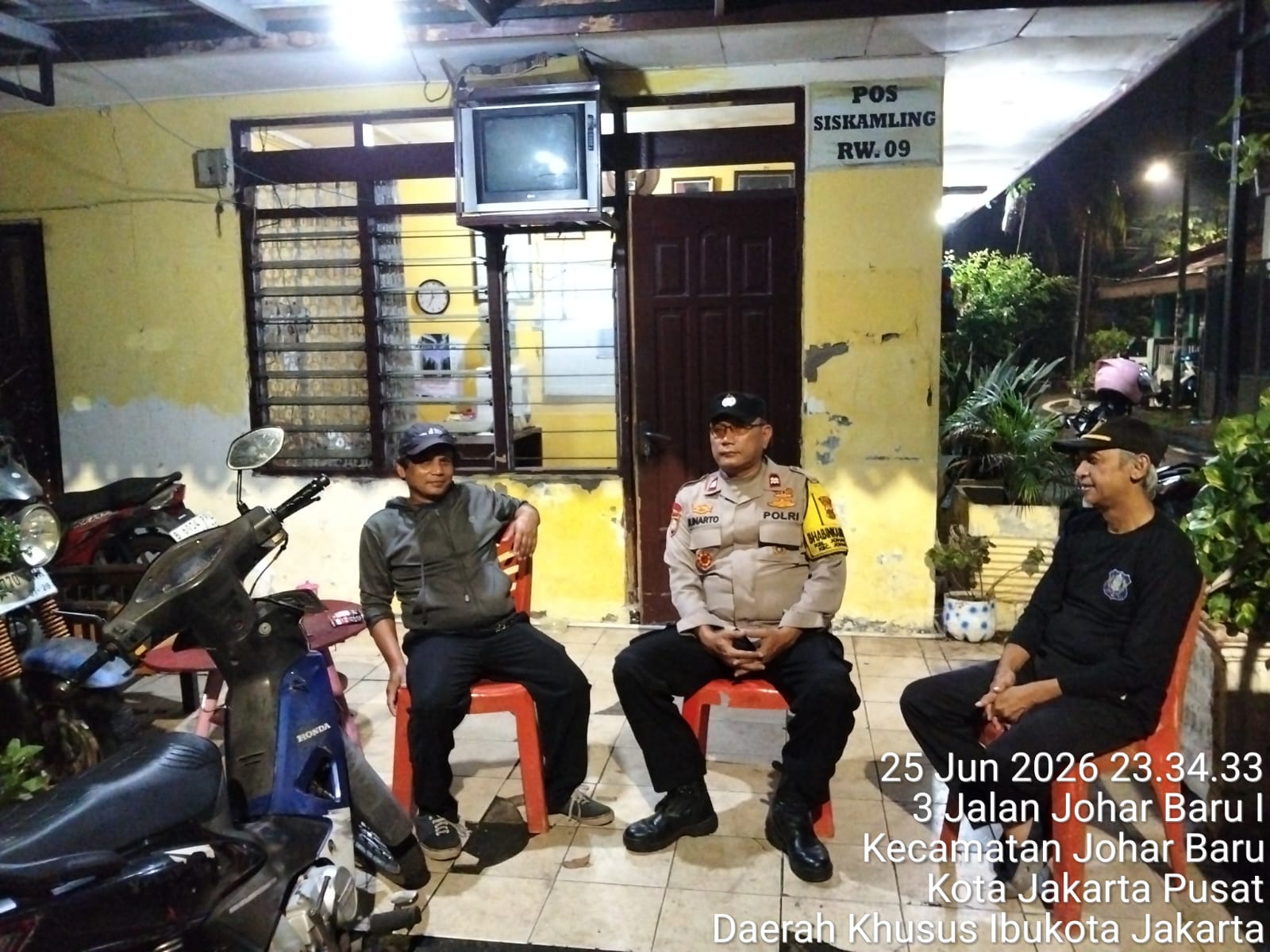 Sambangi Poskamling Tengah Malam, Polisi Ingatkan Tamu Wajib Lapor dan Waspada Curanmor