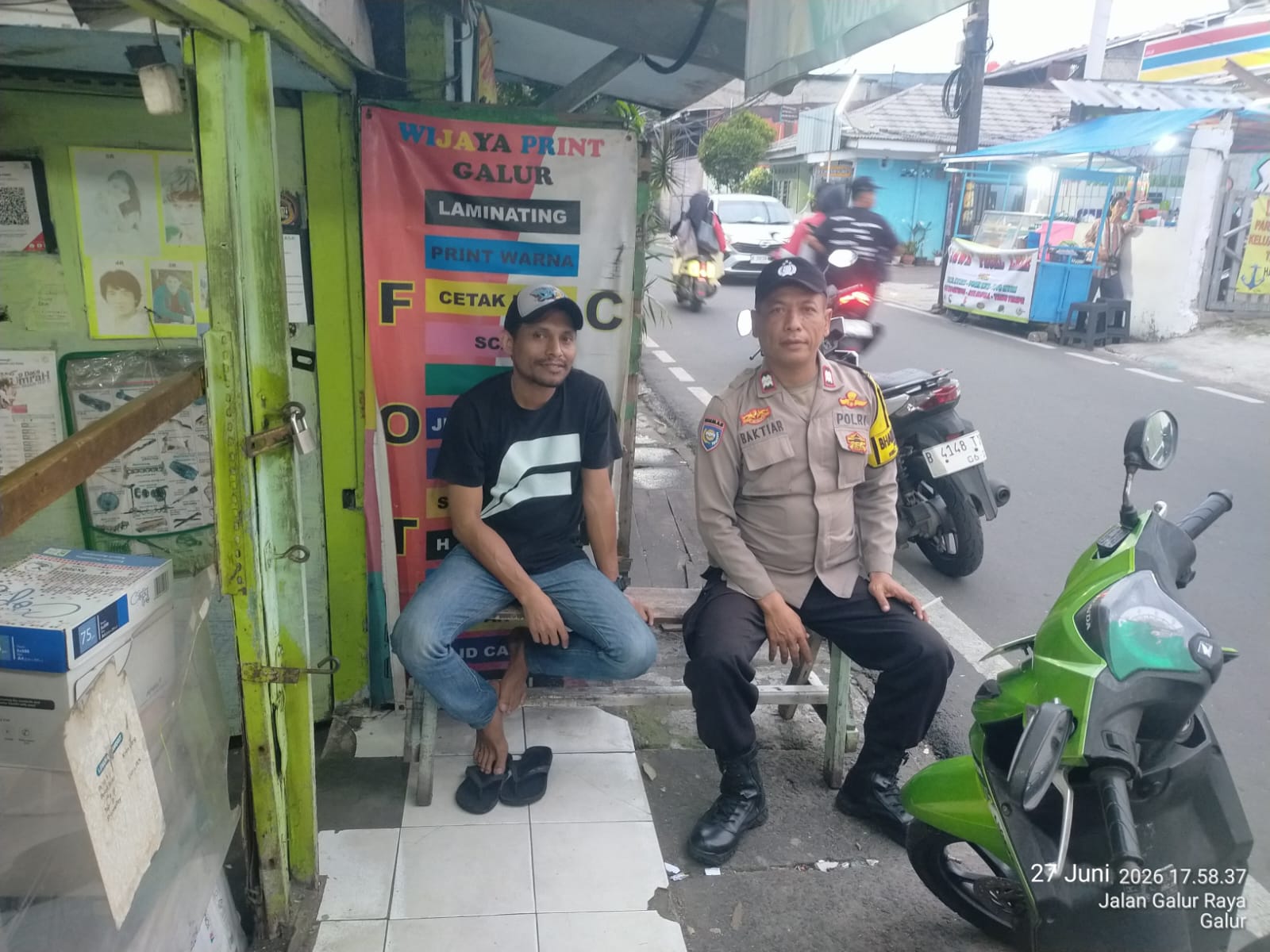 Sambang Tokoh Masyarakat, Bhabinkamtibmas Galur Perkuat Sinergi Warga Jaga Kamtibmas