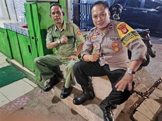 Bhabinkamtibmas Polsek Cempaka Putih Perkuat Sinergi dengan Warga Lewat Patroli Dialogis, Antisipasi Gangguan Kamtibmas