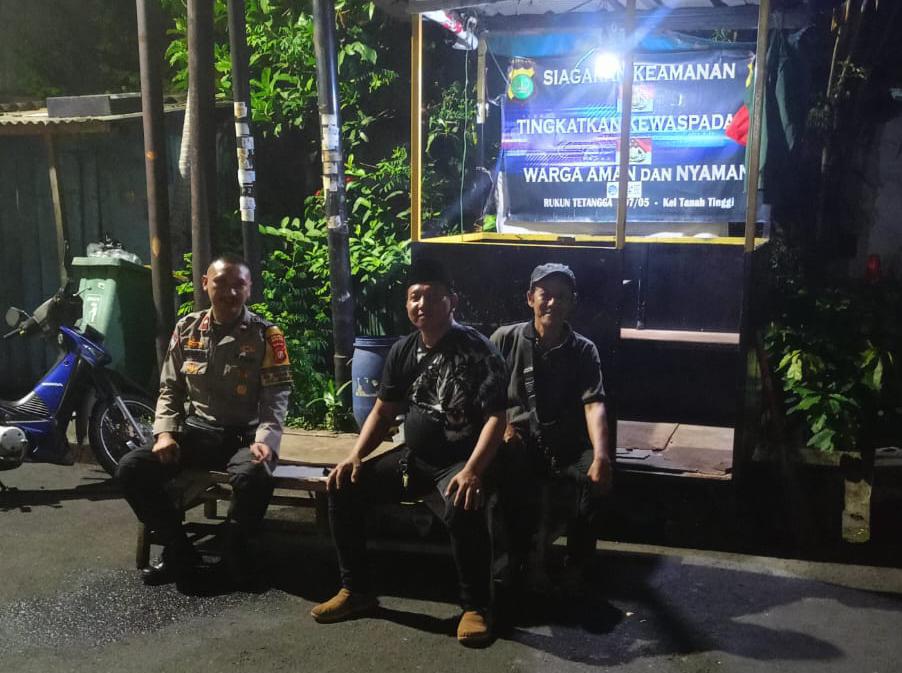 Patroli Satkamling di Tanah Tinggi, Polisi Perkuat Sinergi Warga Jaga Kamtibmas