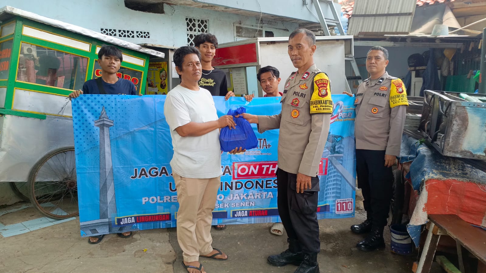 Polsek Senen Ajak Pedagang Kaki Lima Jaga Kamtibmas Lewat Program Jaga Jakarta On The Spot
