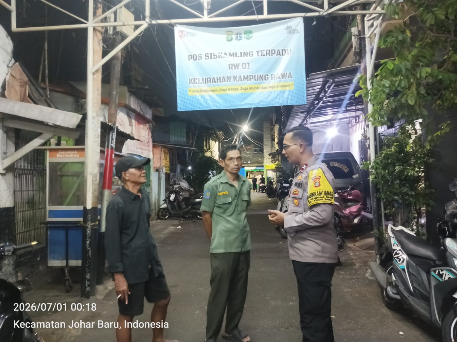 Bangun Kewaspadaan Dini, Polisi Sambangi Poskamling RW 01 Kampung Rawa