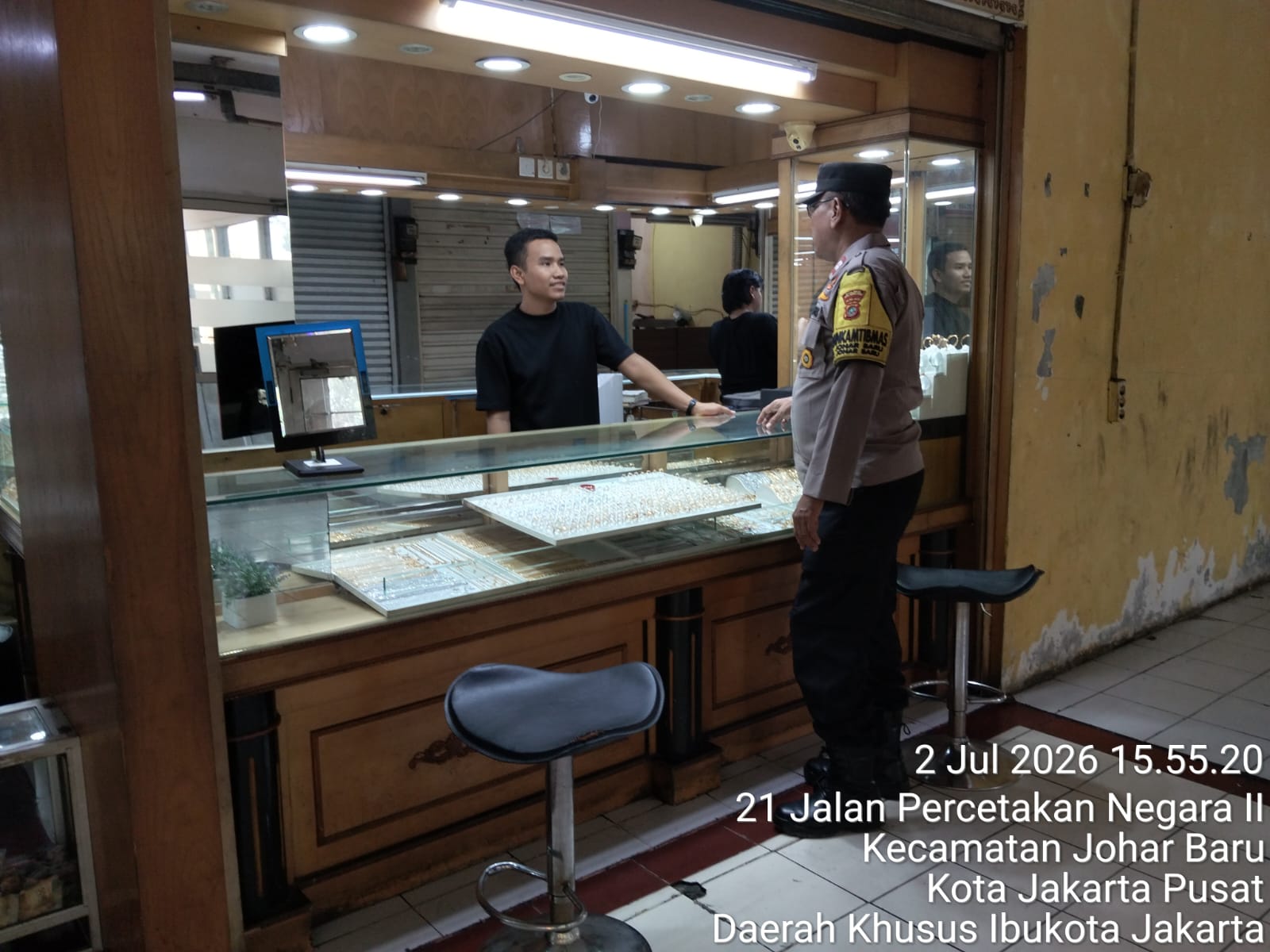 Sambang Toko Emas di Pasar Johar Baru, Polisi Perkuat Kewaspadaan dan Kemitraan Kamtibmas