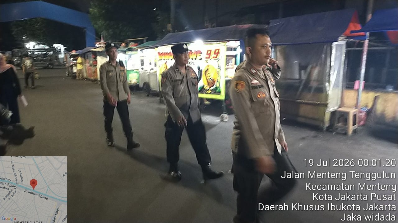 Polsek Metro Menteng Sisir Gang Permukiman Menteng Tenggulun, Perkuat Pencegahan Tawuran Malam