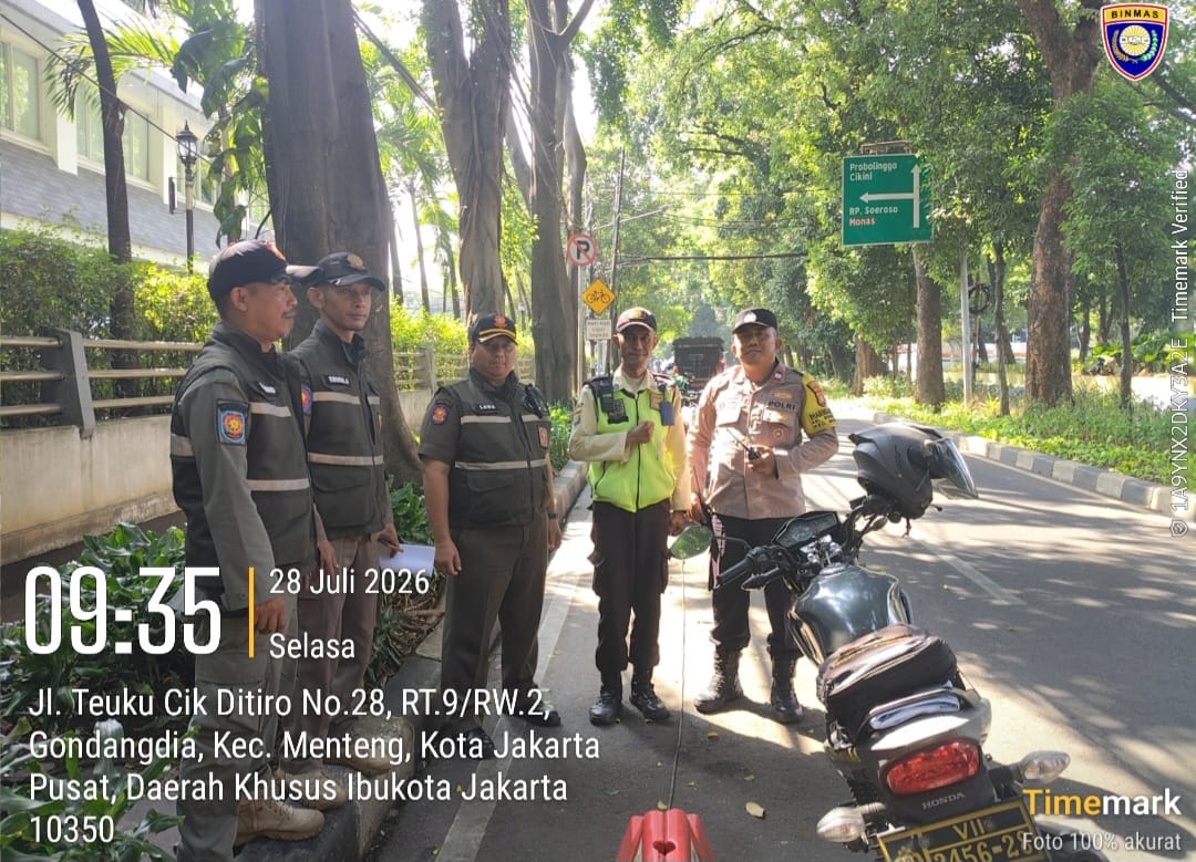 Bhabinkamtibmas dan Satpol PP Tindak Lanjut Aduan Parkir Liar di RS Bunda Gondangdia