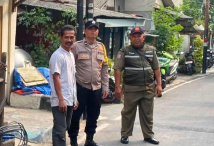 Bhabinkamtibmas Kwitang Tingkatkan Patroli Dialogis, Warga Diajak Aktif Jaga Keamanan Lingkungan