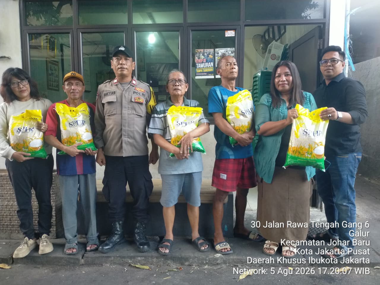 Polri untuk Masyarakat, Polsek Johar Baru Gelar Gerakan Pangan Murah untuk Stabilkan Harga Beras