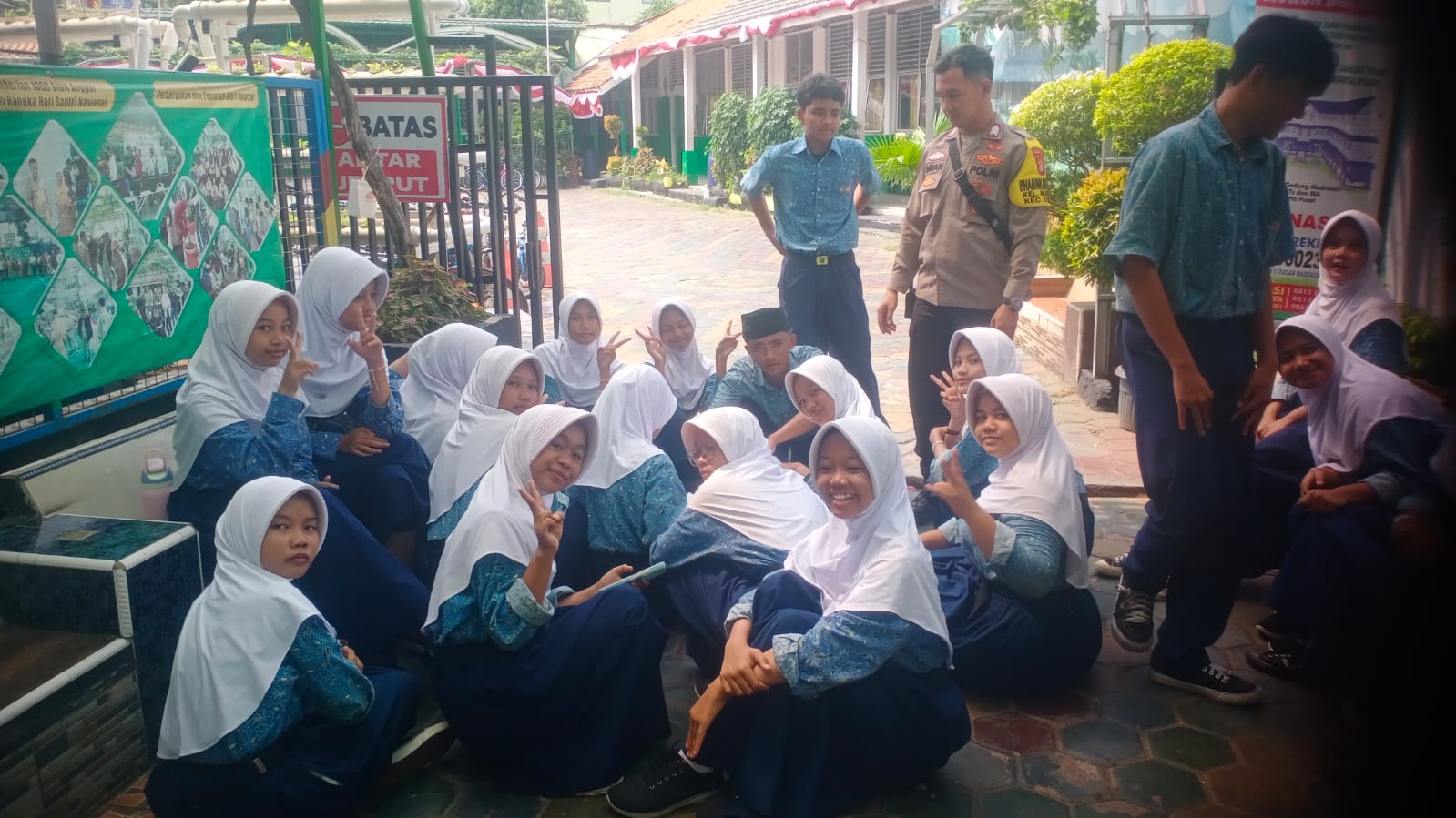 Bhabinkamtibmas Bungur Sosialisasikan Youth Movement 2026 dan Himbauan Duta Kamtibmas di MTs Jakarta Pusat Jamiat Khoir