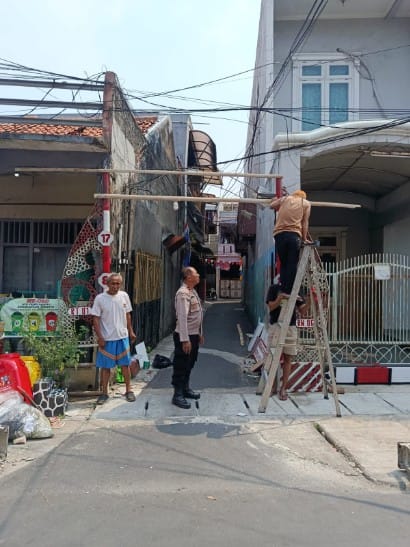 Polsek Cempaka Putih Apresiasi Kekompakan Warga Siapkan Gapura HUT RI