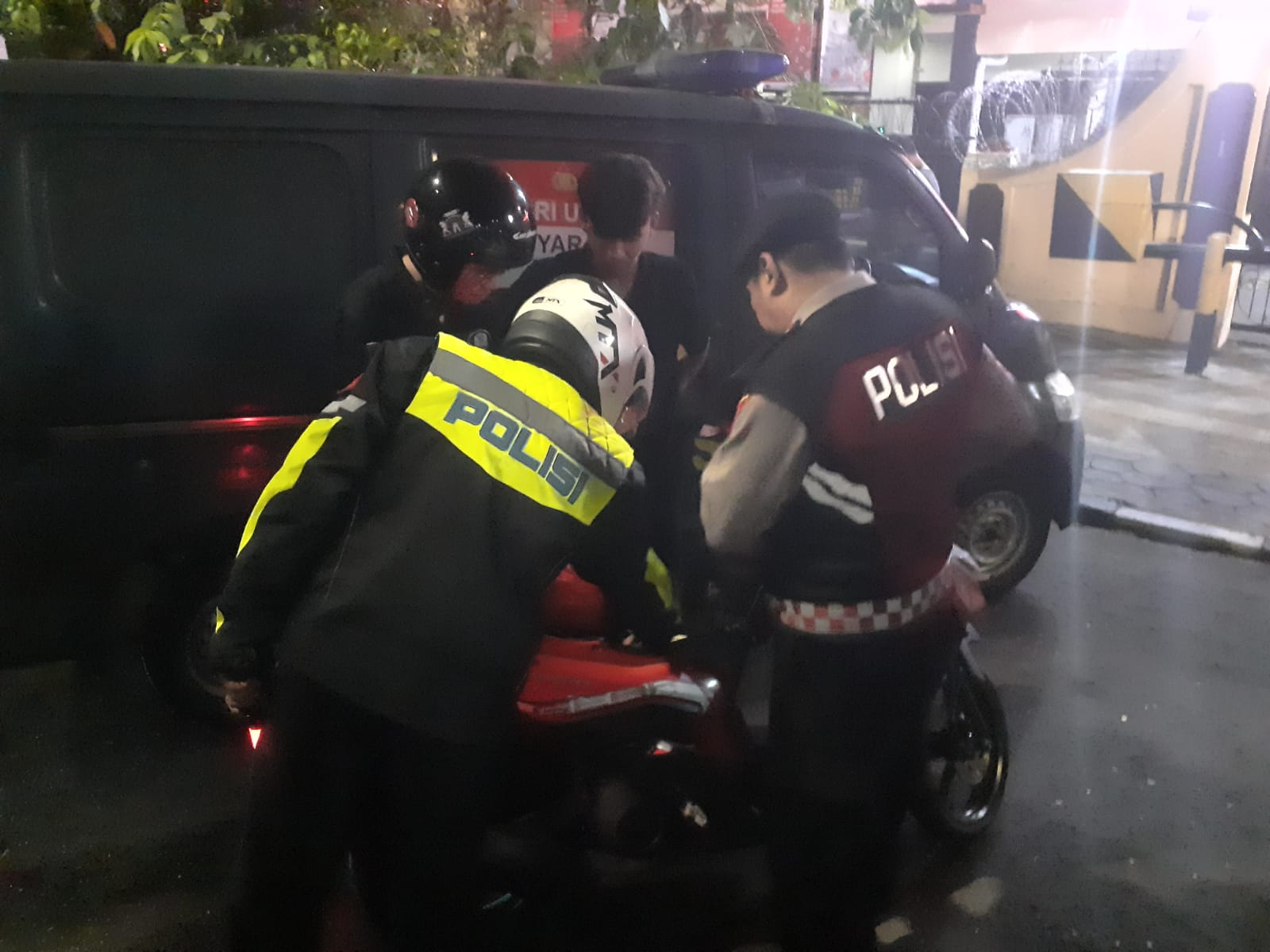 Polisi Gelar Razia Stasioner di Kawasan Stasiun Senen, Antisipasi Kejahatan Jalanan