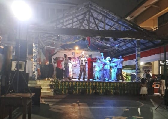 Semarak HUT RI ke-81, Bhabinkamtibmas Hadiri Puncak Perayaan Bersama Warga Cempaka Putih Barat