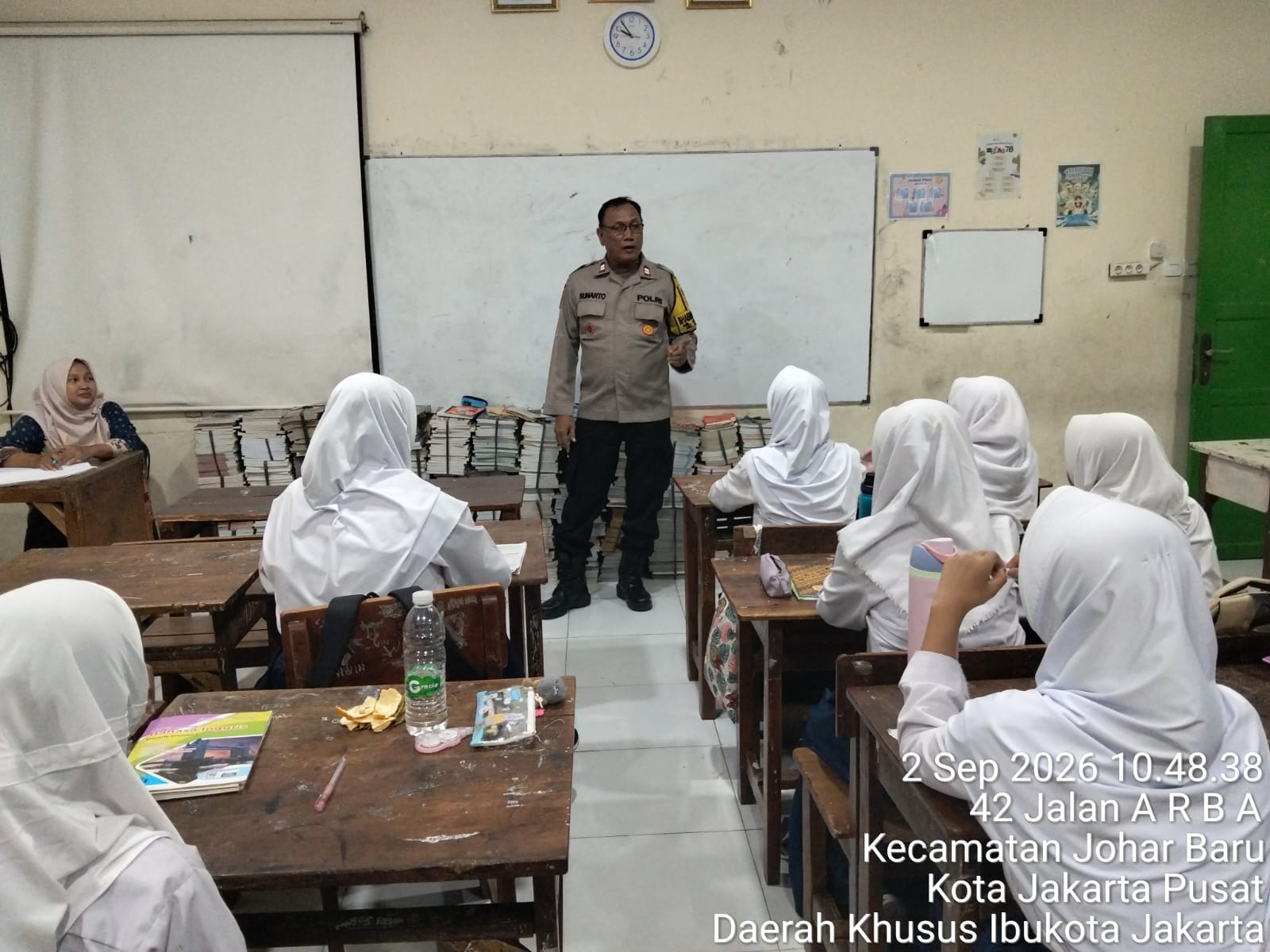 SMP Al Jihad Jadi Sasaran Patroli Polisi, Pelajar Diingatkan Tak Terprovokasi Tawuran dan Demo
