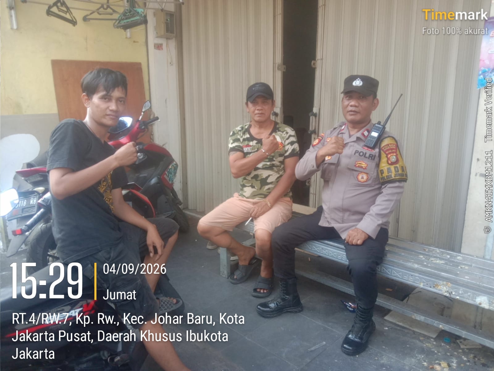 Pastikan Pasar Aman, Kapolsubsektor Galur Bangun Sinergi dengan Warga