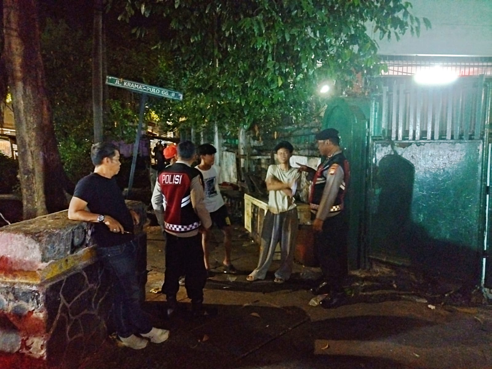 Polsek Senen Gelar Patroli Gabungan Tiga Pilar Antisipasi Gangguan Kamtibmas