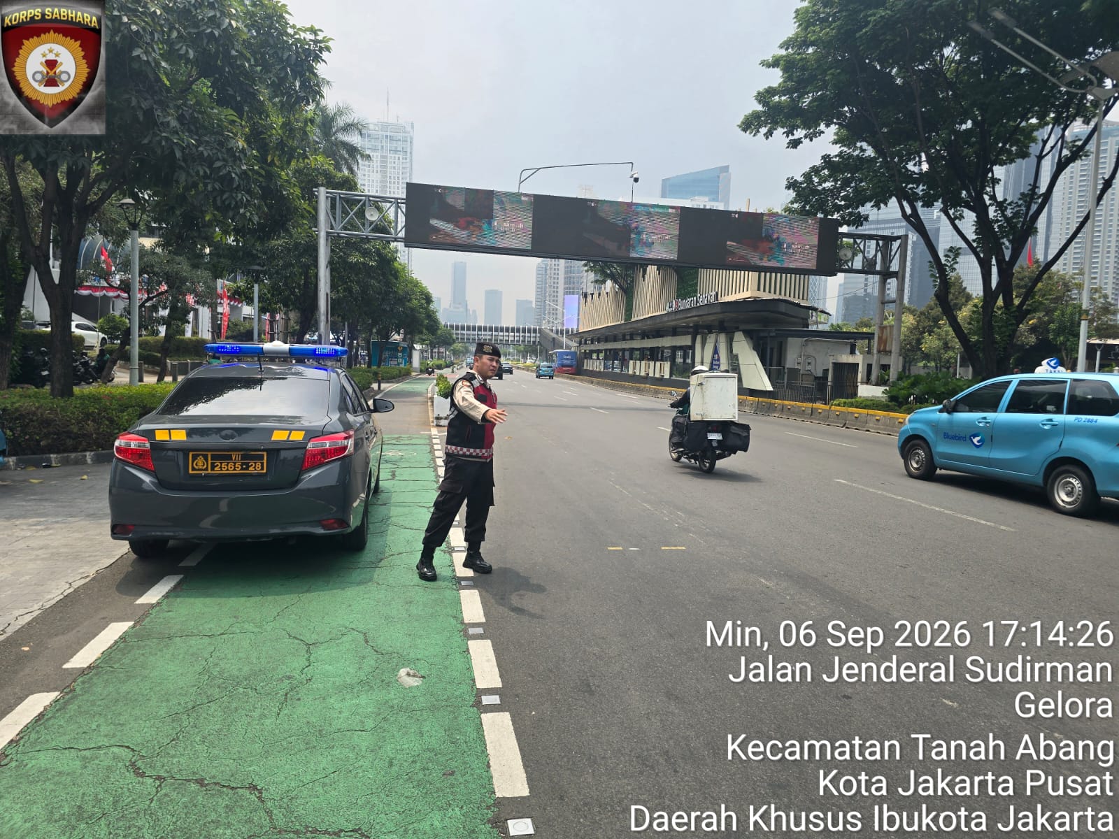 Ciptakan Kamseltibcarlantas, Patko 1053 Polsek Metro Tanah Abang Laksanakan Strong Point di Jalan Jenderal Sudirman